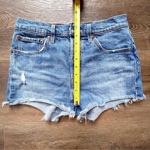 Levi’s 501 Raw Hem Button Down Jean Shorts Waist 28 - Picture 7 of 9